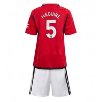 Billiga Manchester United Harry Maguire #5 Barnkläder Hemma fotbollskläder till baby 2023-24 Kortärmad (+ Korta byxor)